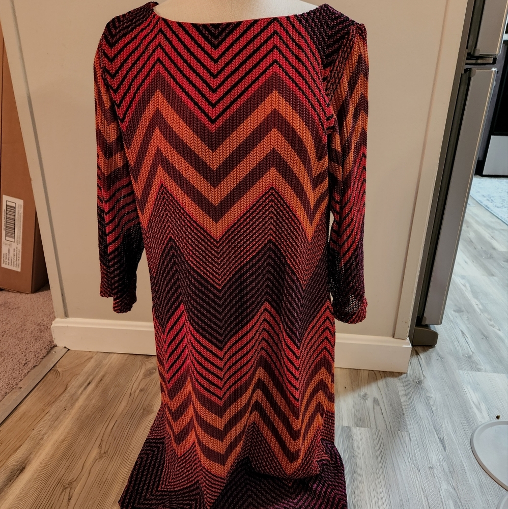 Knee length dress women's size 6